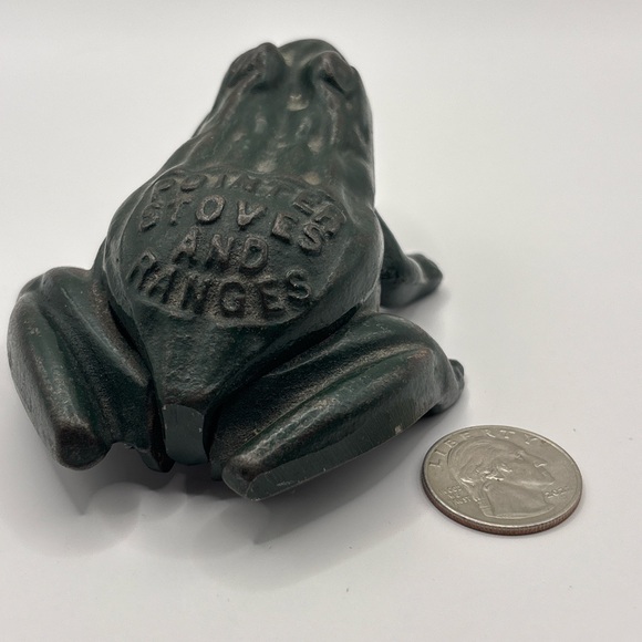 Vintage Cast Iron Frog Paperweight